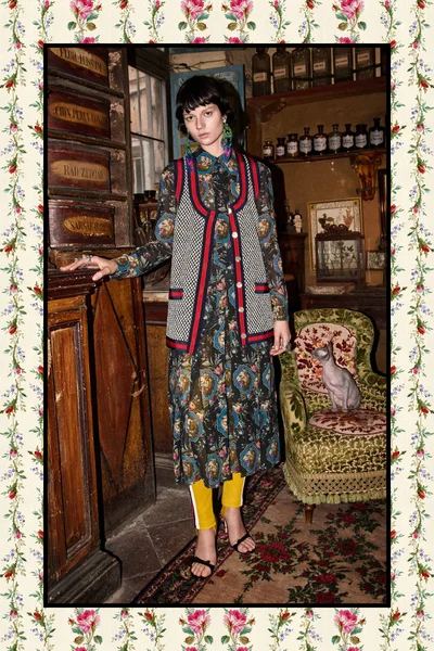 Look 50